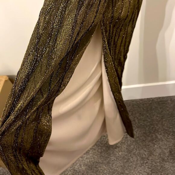 Black and Gold Metallic VTG Spaghetti Strap Cross Back Dress perfect for NYE 8 - Picture 4 of 4